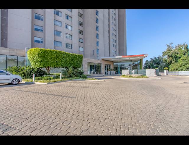 2 BEDROOM APARTMENT FOR SALE IN SANDOWN